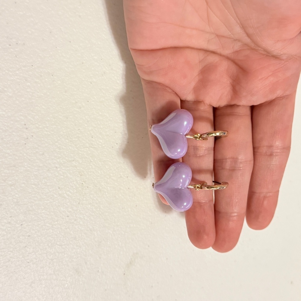 ⚜️ Gold and Lavender Heart Earrings - Picture 6 of 7